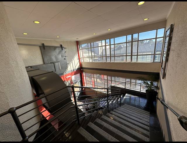 266M² OFFICE TO LET IN OBSERVATORY